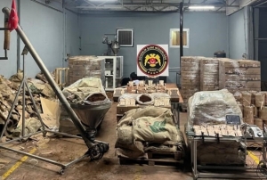 Tonlarca �r�n ele ge�irildi