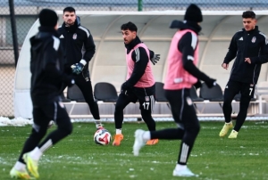 Be�ikta�, devre aras� �al��malar�na 