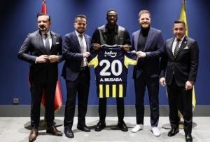 Fenerbah�e, Musaba'y� renklerine ba�lad�