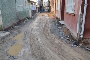 Yollar k�stebek yuvas�na d�nd�!