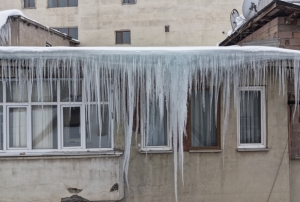 Dev buz sark�tlar� tehlike sa��yor