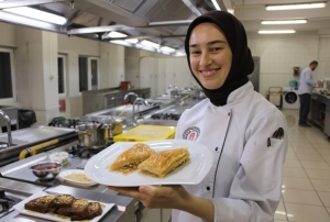 Amasya'n�n yeni lezzeti �elmal� baklava'