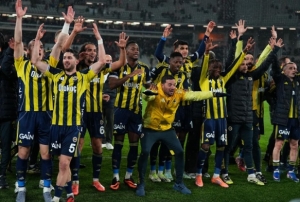 Fenerbah�e, kupay� kald�rd�