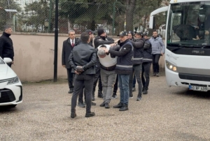 Babas�n� �ld�rd���n� kabul etti!