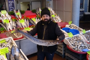 Bal�k, kebab�n taht�n� sall�yor!