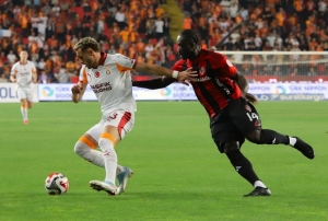 Torreira, Osimhen ve Jakobs yok