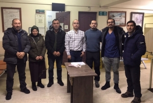 Sa�l�k �al��an� buldu�u paray� hasta yak�nlar�na teslim etti