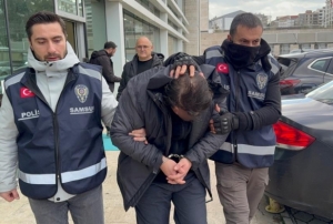 Eski sevgilisine cinsel sald�r�dan tutukland�