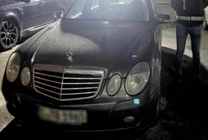 11 ka�ak l�ks otomobile el koyuldu!