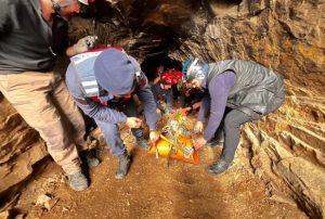 Selçuk’ta mağarada 9 saatlik kurtarm