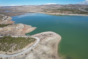 Kurakl�k tehdidi s�r�yor!