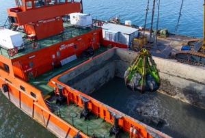 K�rfez�den 1 milyon ton �amur ��kar�