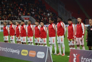 G�ztepe'de hedef Ba�ak�ehir galibiye