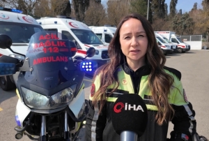 Hayat kurtaran kad�n s�r�c�ler...