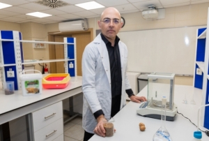 Ceviz kabu�undan kedi kumu �retti