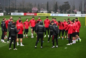 A Milli Futbol Takımı, Romanya maçı hazırlıklarını sürdürdü