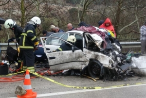 Feci kaza nişanlı çifti hayattan kopardı