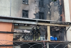 Arnavutköy’de korkutan fabrika yangı