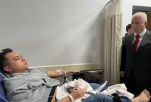 �stanbul Valisi Davut G�l, yaral� polis memurlar�n� ziyaret etti