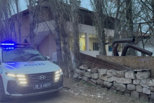 Zehirlenen 2 karde� hastanede!