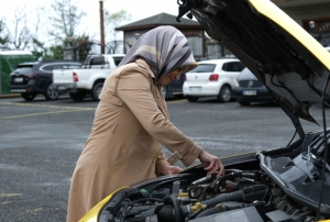 Rize'nin kadın taksi şoförü takdir g