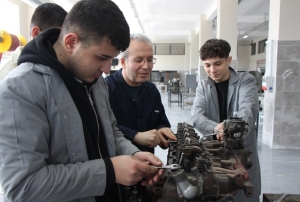 Emeklili�ini 20 y�l uzatt�