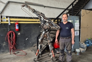 200 kiloluk metal fig�r yapt�!
