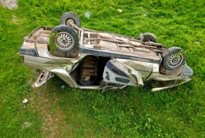Şarampole devrilen otomobilde 1 kişi