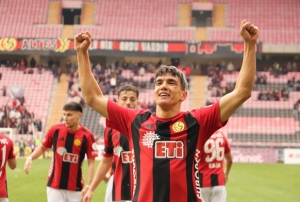 Akın Akman, Eskişehirspor'a veda ett