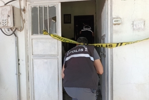Polis memuru kaldığı evde ölü bulundu