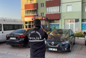 Babası tarafından evde ölü bulundu
