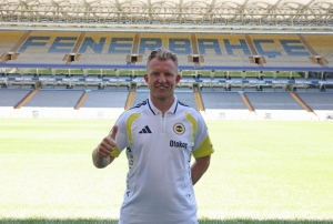 Dirk Kuyt görevine başladı