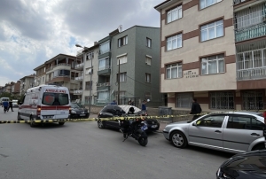 Üvey annesi ile kız kardeşini öldürdü