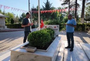 �ehit �mer Halisdemir'in kabrine ziyaret