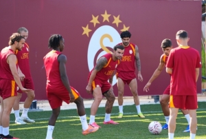 Galatasaray, günü çift antrenmanla tamamladı