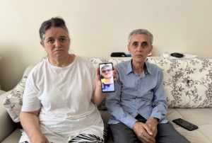 Alt�nlar� al�p s�rra kadem bast�