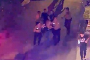 Balkondaki komşu vurularak öldü