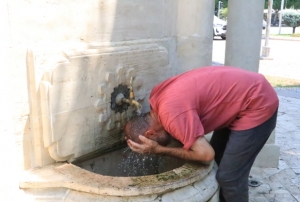 Adana'da s�cak hava bunalt�yor