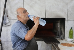 G�nde 5 litreyi bulan su t�ketiyorlar