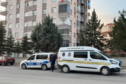 Tart��t��� e�ini tabancayla baca��ndan vurarak yaralad�