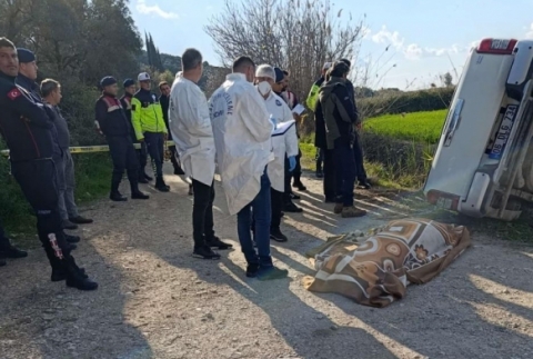 Ya�l� adam tarla kom�usunu ezerek �ld�rd�