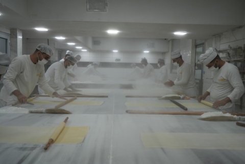 Bayram �ncesi baklava mesaisi