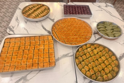 Baklavada bayram hareketlili�i: Sat��lar katland�, fiyatlar y�kseldi