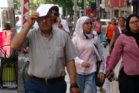 S�cak ve nem hayat� olumsuz etkiliyor