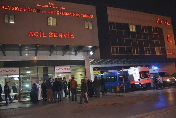 Acil serviste kanl saldr!