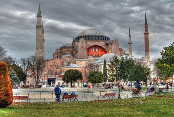 Ayasofya yeniden ibadete mi açılıyor?