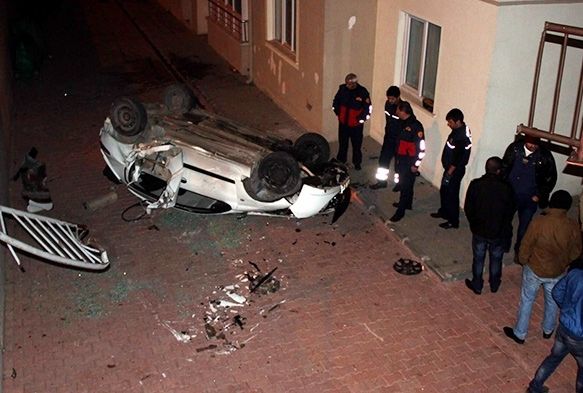 Direksiyon hakimiyetini kaybetti, baheye utu