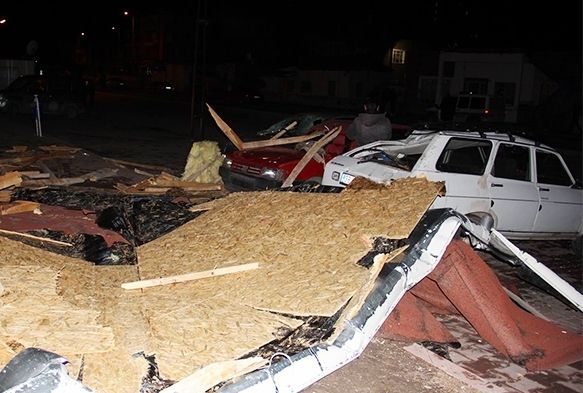 Kayseri'de iddetli rzgar at uurdu