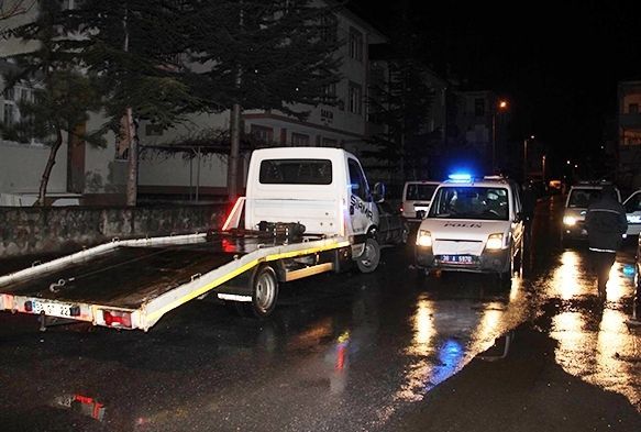 Polisin dur ihtarna uymad, ekiciyi brakp kat