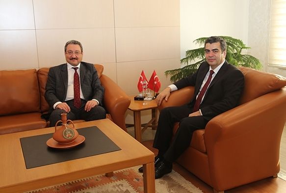 Yeni Rektr Gven'den, Vali Dzgn'e Ziyaret